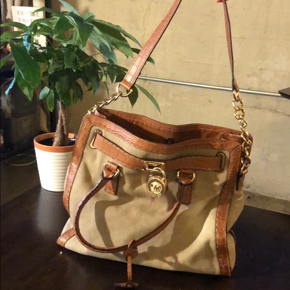 Michael Kors purse - Picture 2 of 3